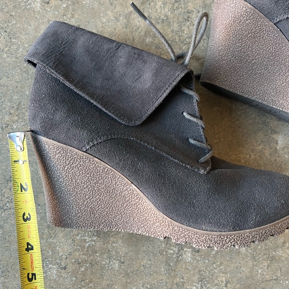 Gray suede ankle boot wedges size 10 MIA - Picture 7 of 8